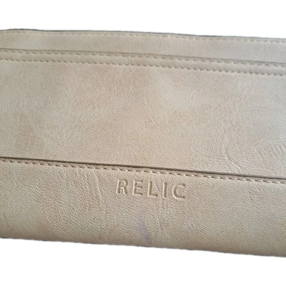 Relic Women's M Cream Clutch Wallet